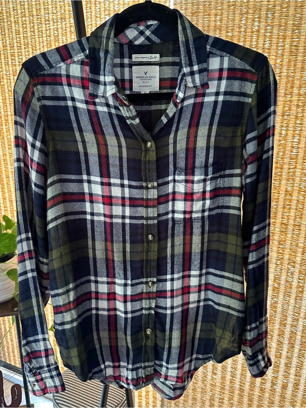 American Eagle Women's Olive Green Plaid Button-Down Flannel Shirt XS Boyfriend